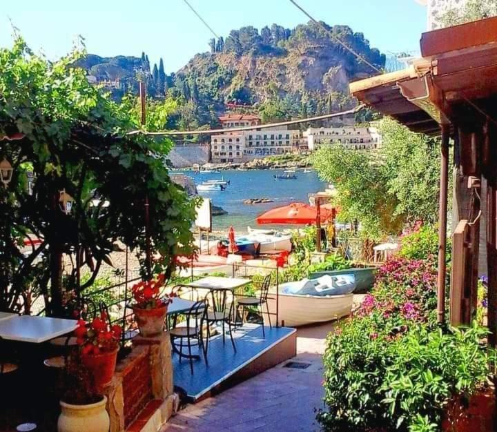 Sebastian House Casa Vacanze Giardini Naxos Exteriör bild