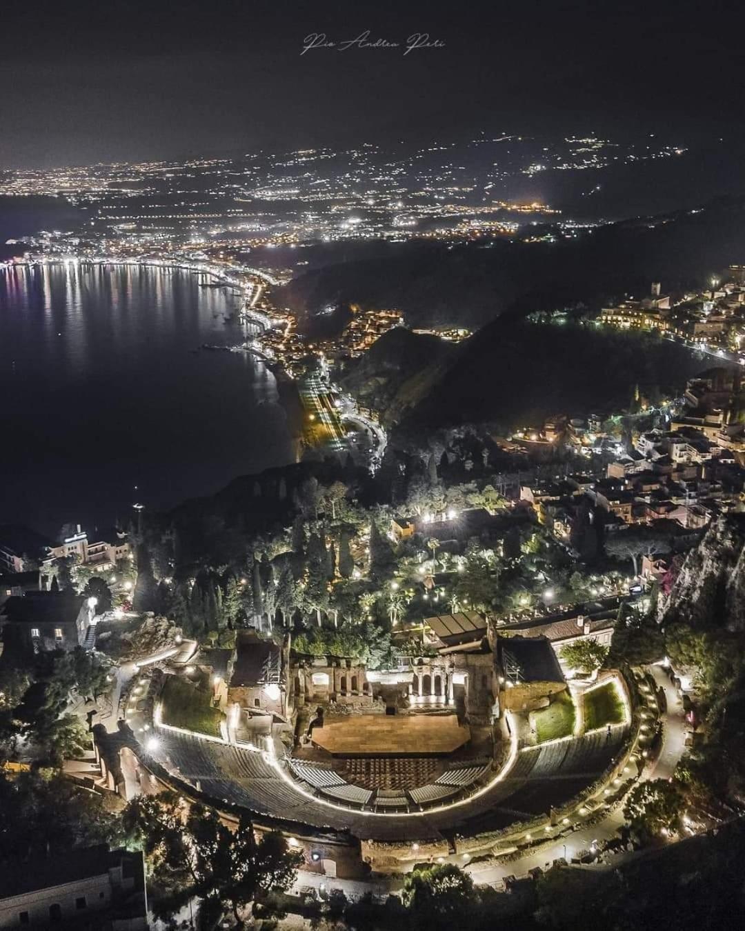 Sebastian House Casa Vacanze Giardini Naxos Exteriör bild